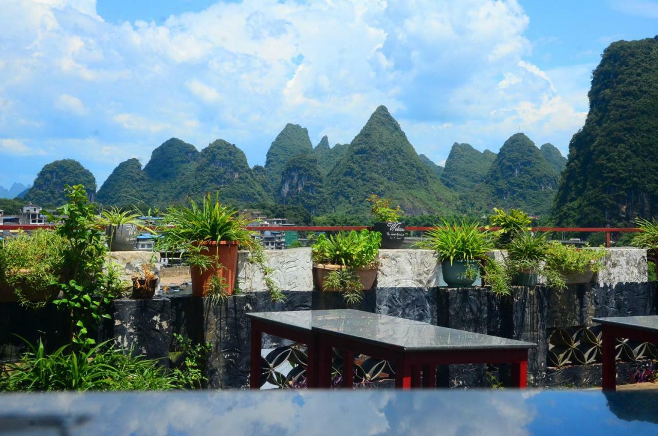 En Attendant Godot Youth Hostel Yangshuo Exterior foto